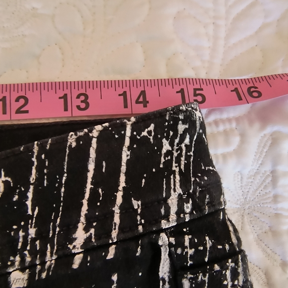 Bebe Black/White Quinn Painted Legging Galazy wash size 28 - Picture 9 of 13